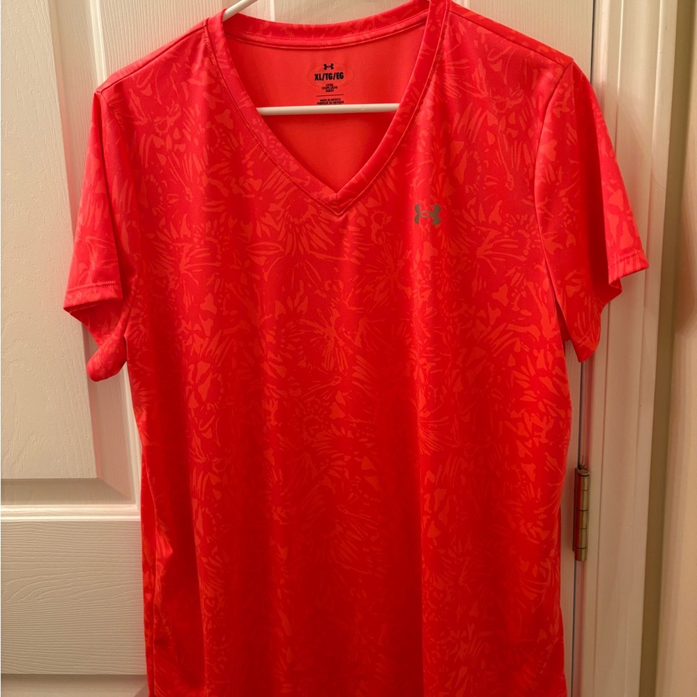 Under Armour Bright orange V-Neck Tee